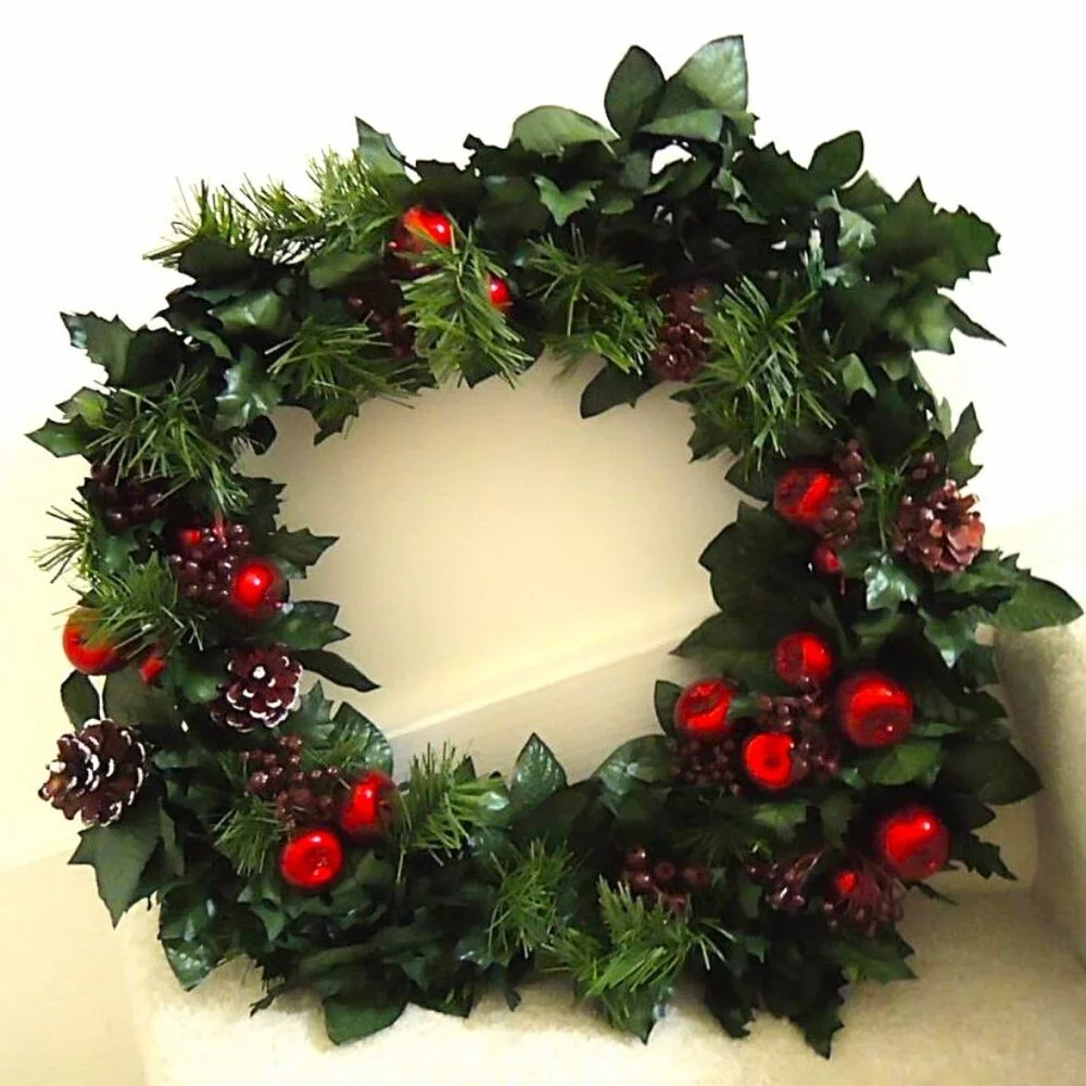Christmas Wreath - Apples / Pine Cones / Berries / Holly Leaves / Pine Sprigs